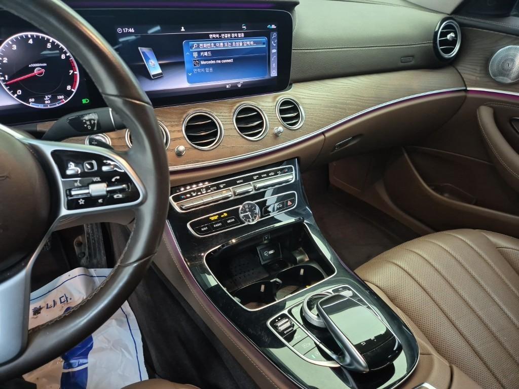 Mercedes Benz E class - Vista 10