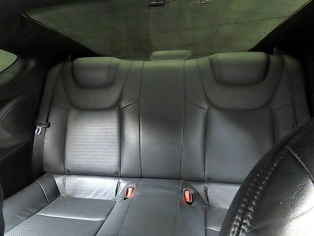 HYUNDAI Genesis - Vista 6