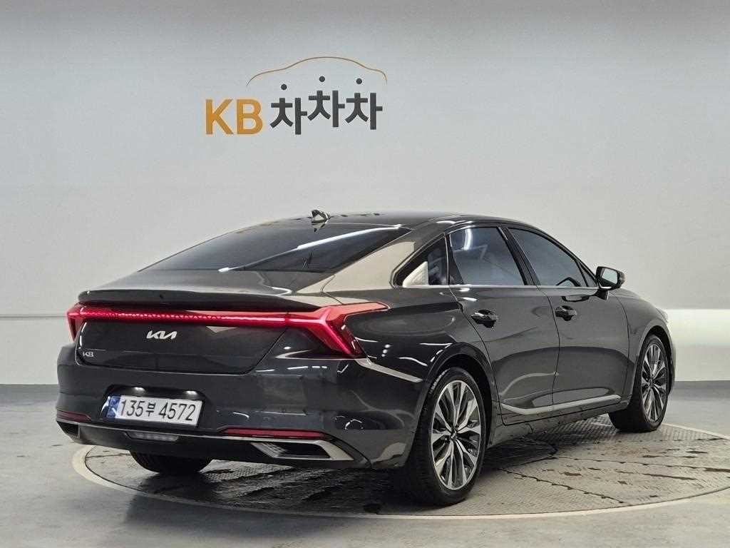 KIA K8 - Vista 3