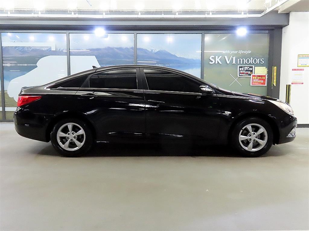 HYUNDAI Sonata - Vista 3
