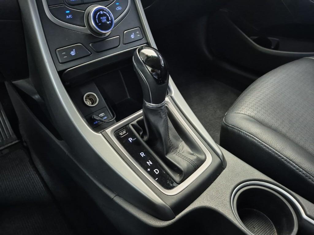 HYUNDAI Avante - Vista 8