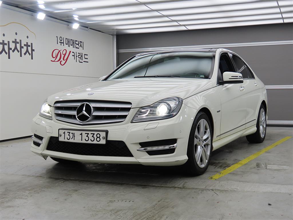 Mercedes Benz C Class 2012 Blanco - Importación desde Corea - HF Imports Iquique - Foto 1