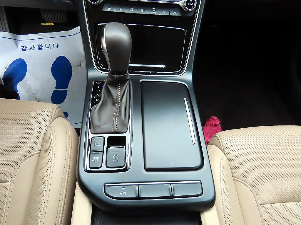 HYUNDAI Grandeur - Vista 10