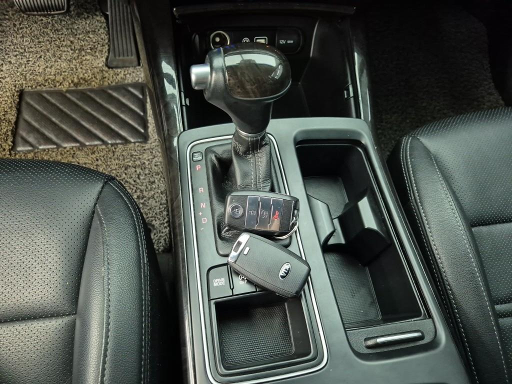 KIA Sorento - Vista 8