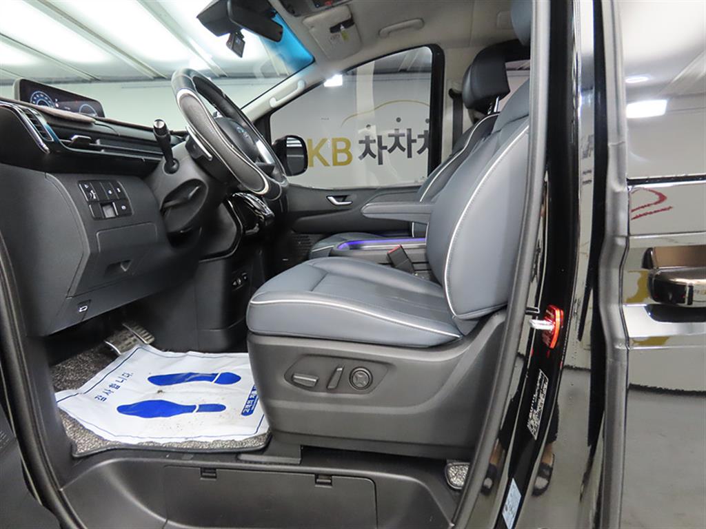 HYUNDAI Staria - Vista 5