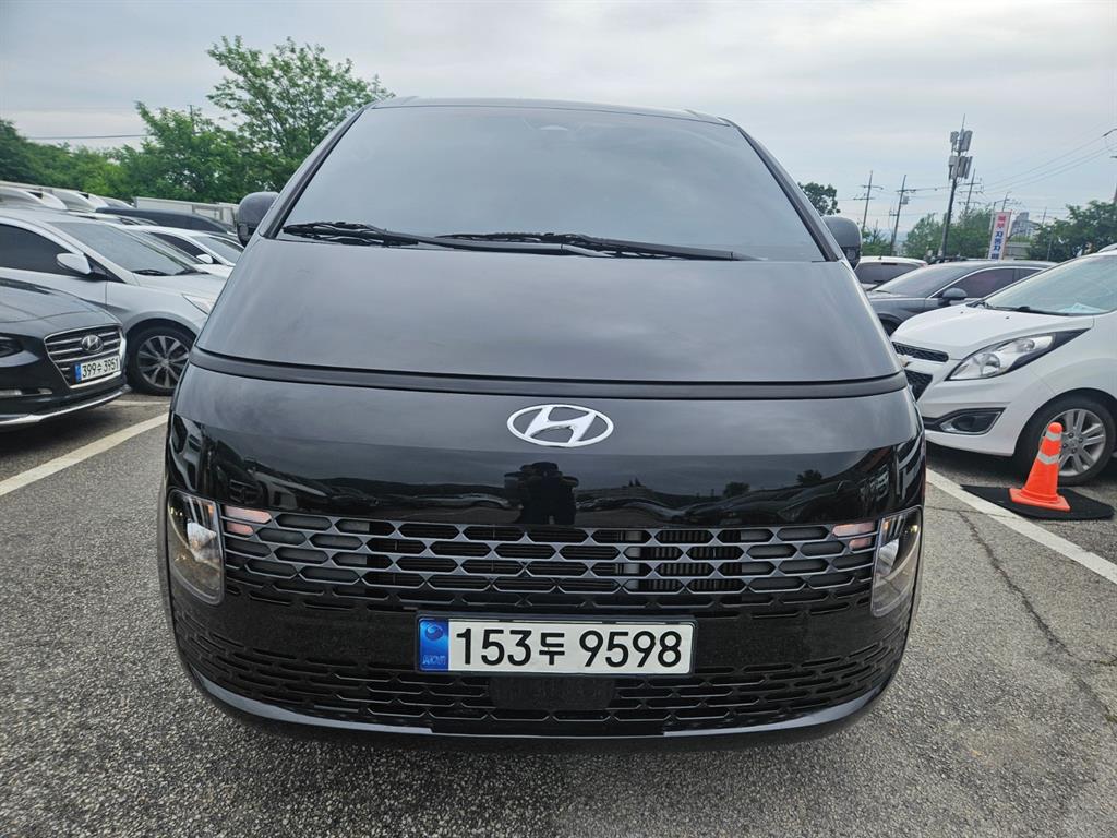 HYUNDAI Staria - Vista 2