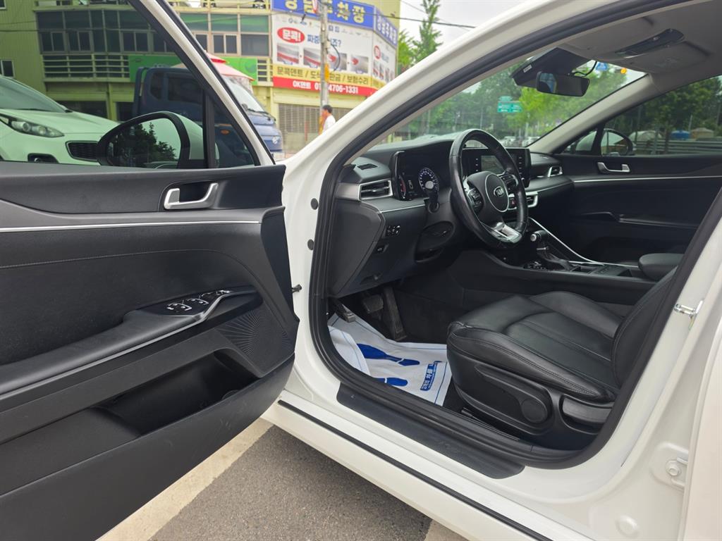 KIA K5 - Vista 9