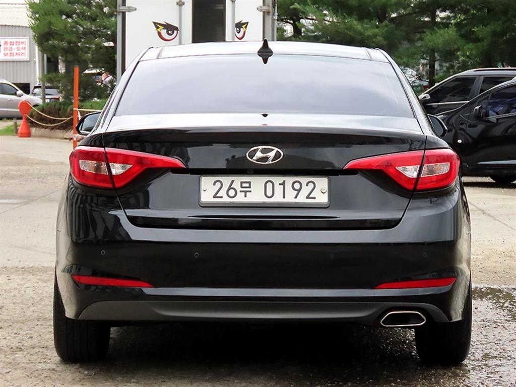 HYUNDAI Sonata - Vista 4