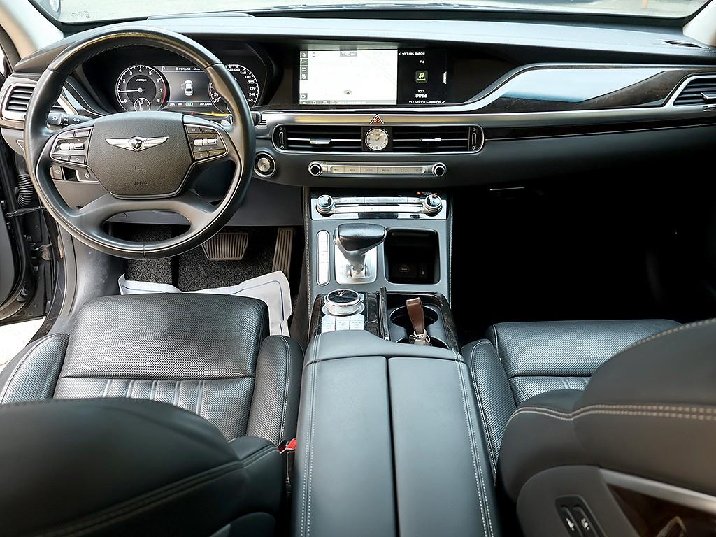 Genesis G90 - Vista 9