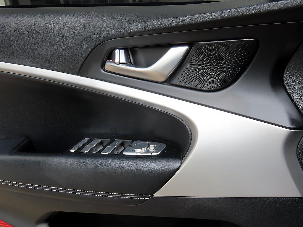 Genesis G70 - Vista 11