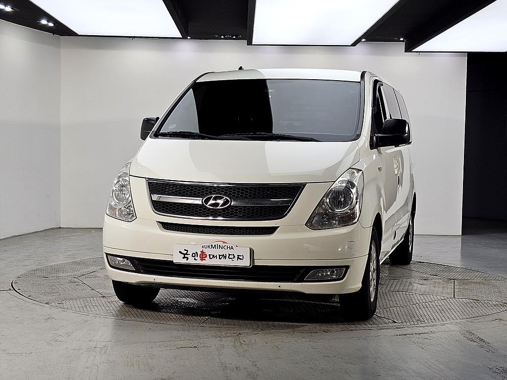 HYUNDAI Starex - Vista 2