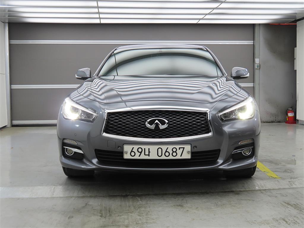 Infiniti Q - Vista 2