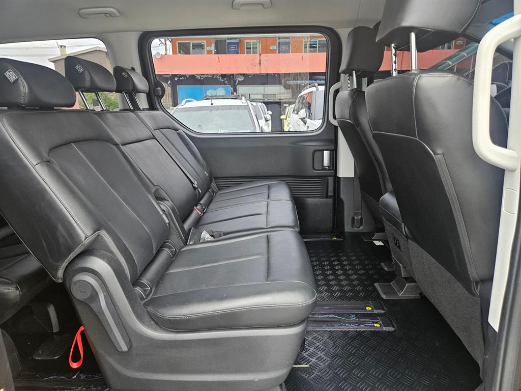 HYUNDAI Staria 2021 Negro - Importación desde Corea - HF Imports Iquique - Foto 18