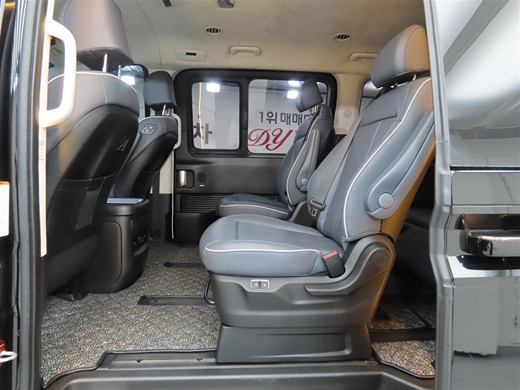 HYUNDAI Staria - Vista 6