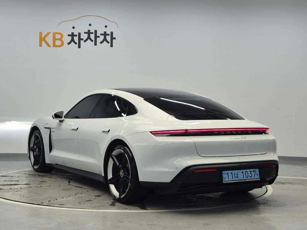 Porsche Taycan - Vista 2