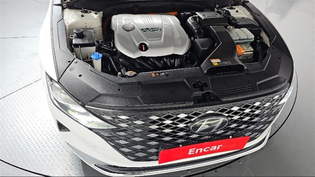 HYUNDAI Grandeur - Vista 5