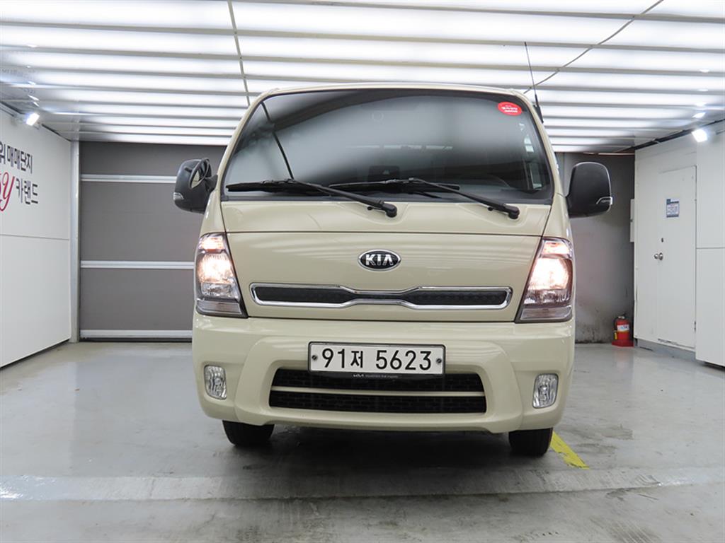 Small Truck Cargo (small) - Vista 2