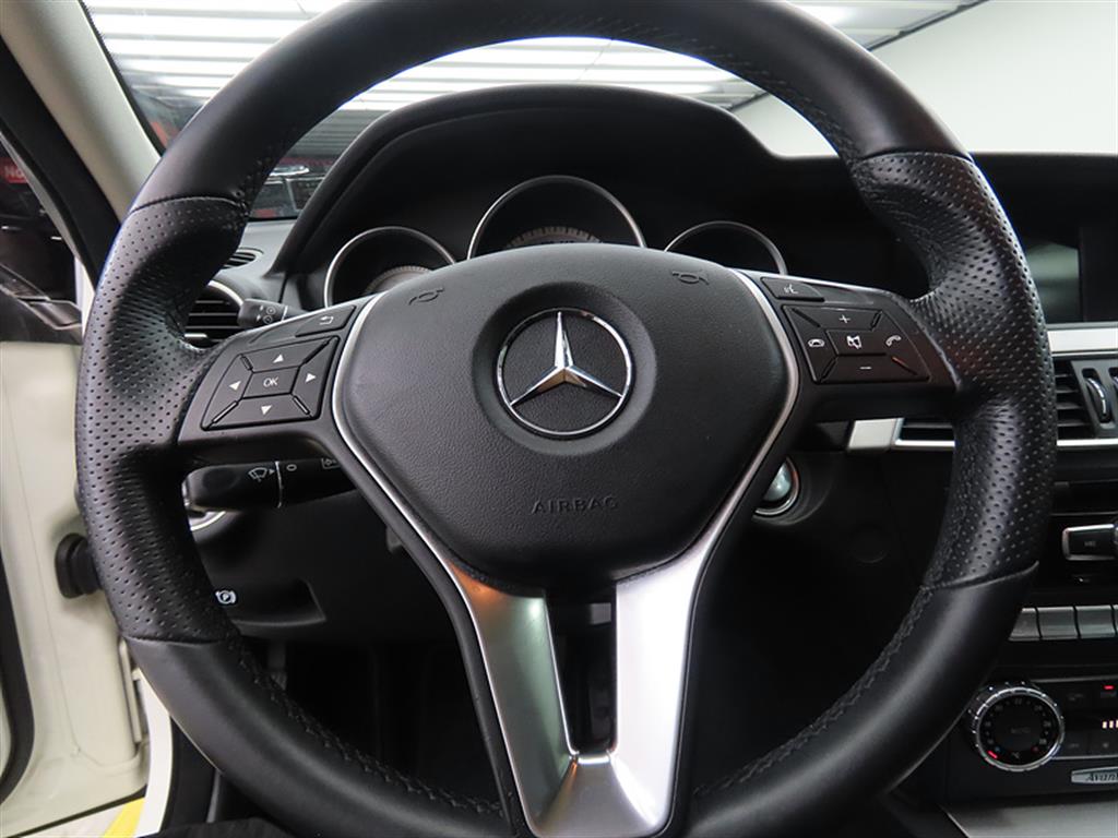 Mercedes Benz C Class - Vista 8