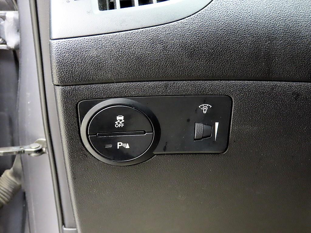 HYUNDAI Genesis - Vista 12