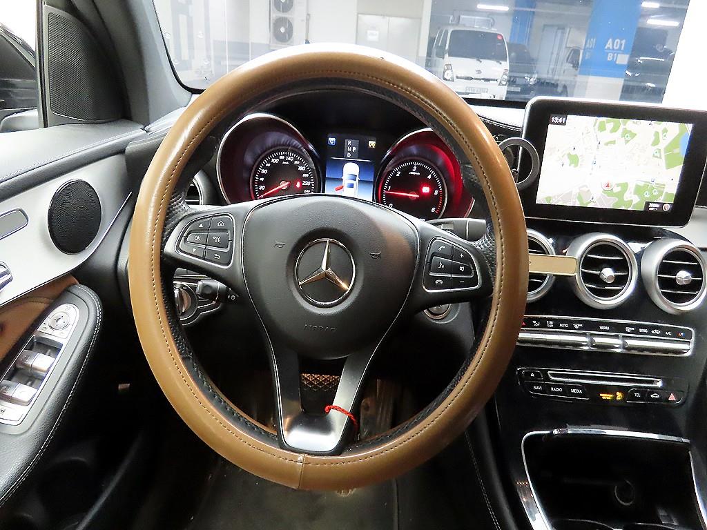 Mercedes Benz GLC Class - Vista 7