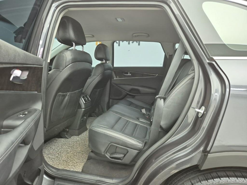 KIA Sorento - Vista 12
