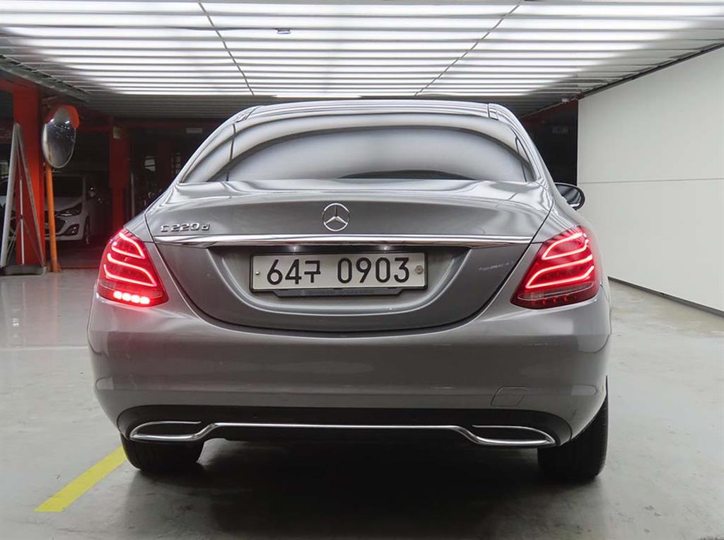 Mercedes Benz C Class - Vista 3