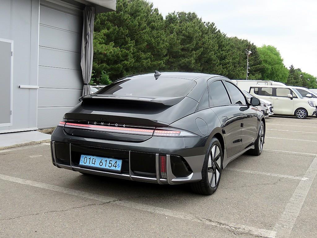 HYUNDAI Ioniq 6 - Vista 4