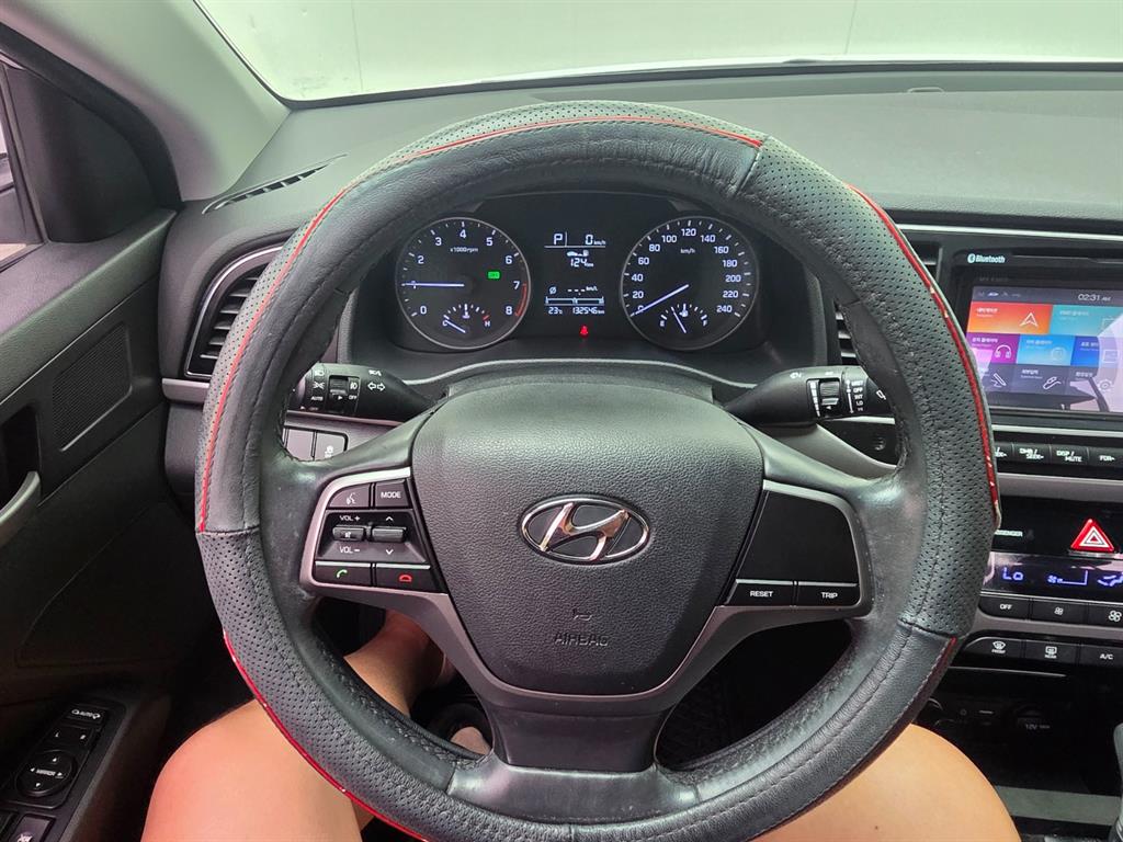 HYUNDAI Avante 2017 Blanco - Importación desde Corea - HF Imports Iquique - Foto 13