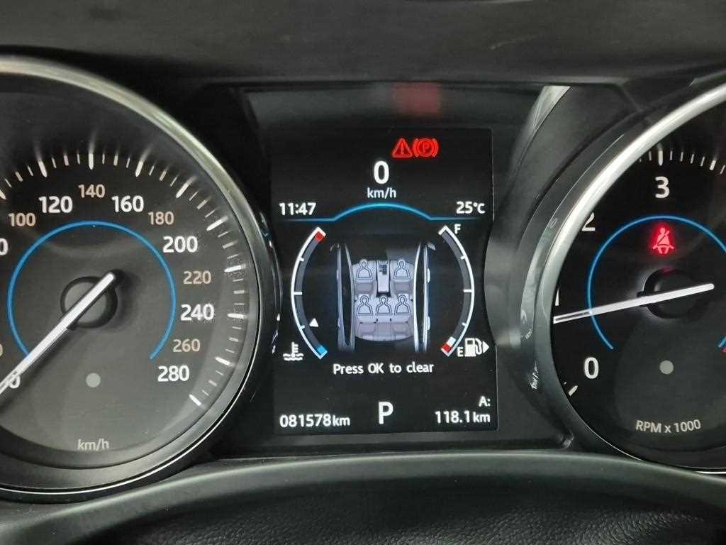 Jaguar XE - Vista 6