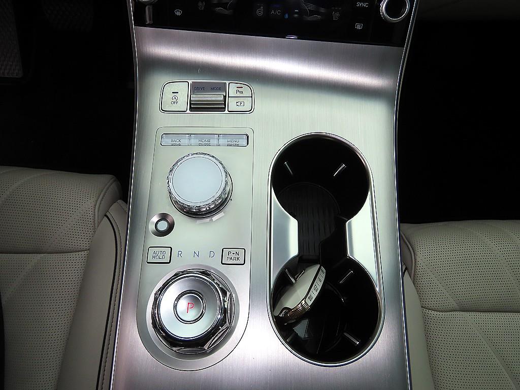 Genesis GV70 - Vista 11