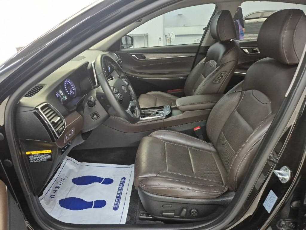 HYUNDAI Grandeur - Vista 11