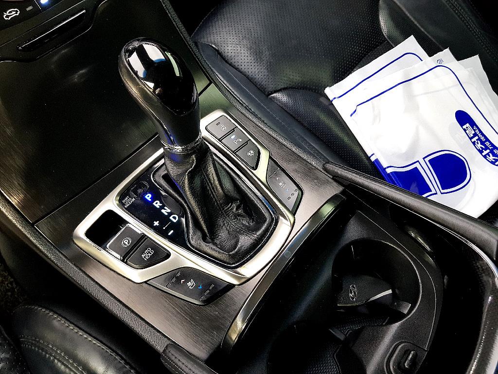 HYUNDAI Grandeur - Vista 12