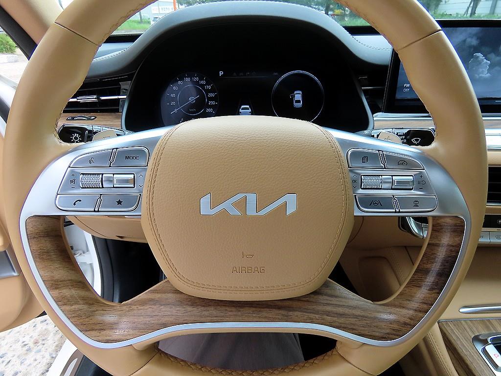 KIA K9 - Vista 8