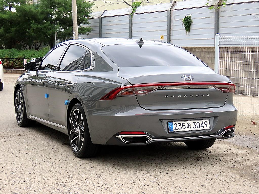 HYUNDAI Grandeur - Vista 3
