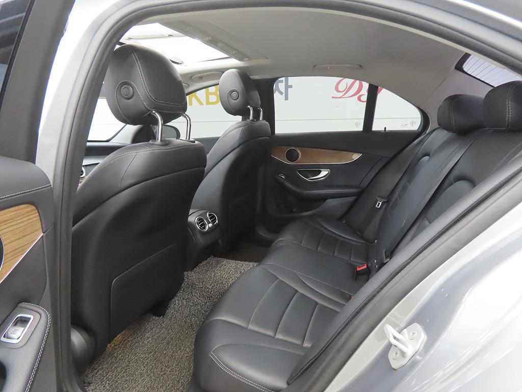 Mercedes Benz C Class - Vista 6