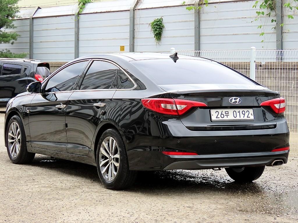 HYUNDAI Sonata - Vista 3
