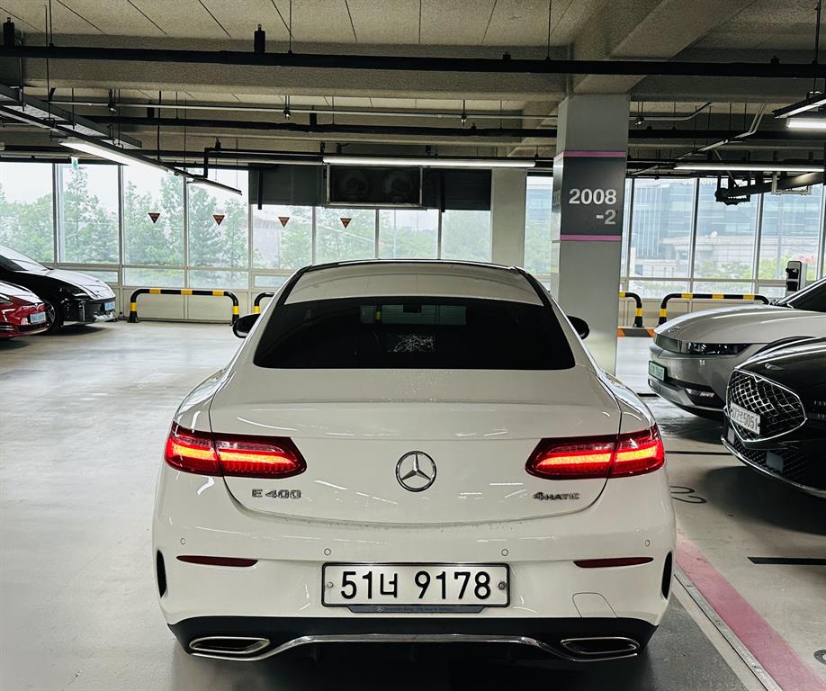 Mercedes Benz E class - Vista 4