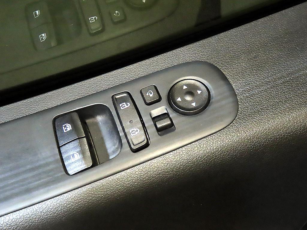 HYUNDAI Staria 2023 Blanco - Importación desde Corea - HF Imports Iquique - Foto 13
