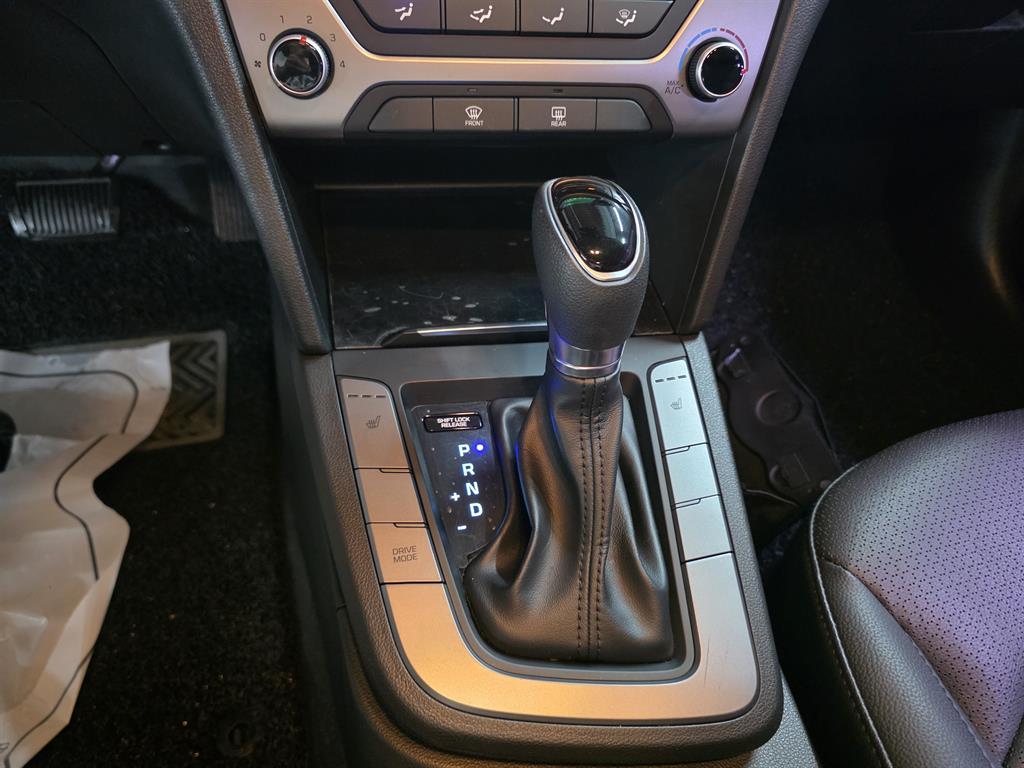 HYUNDAI Avante 2017 Blanco - Importación desde Corea - HF Imports Iquique - Foto 14