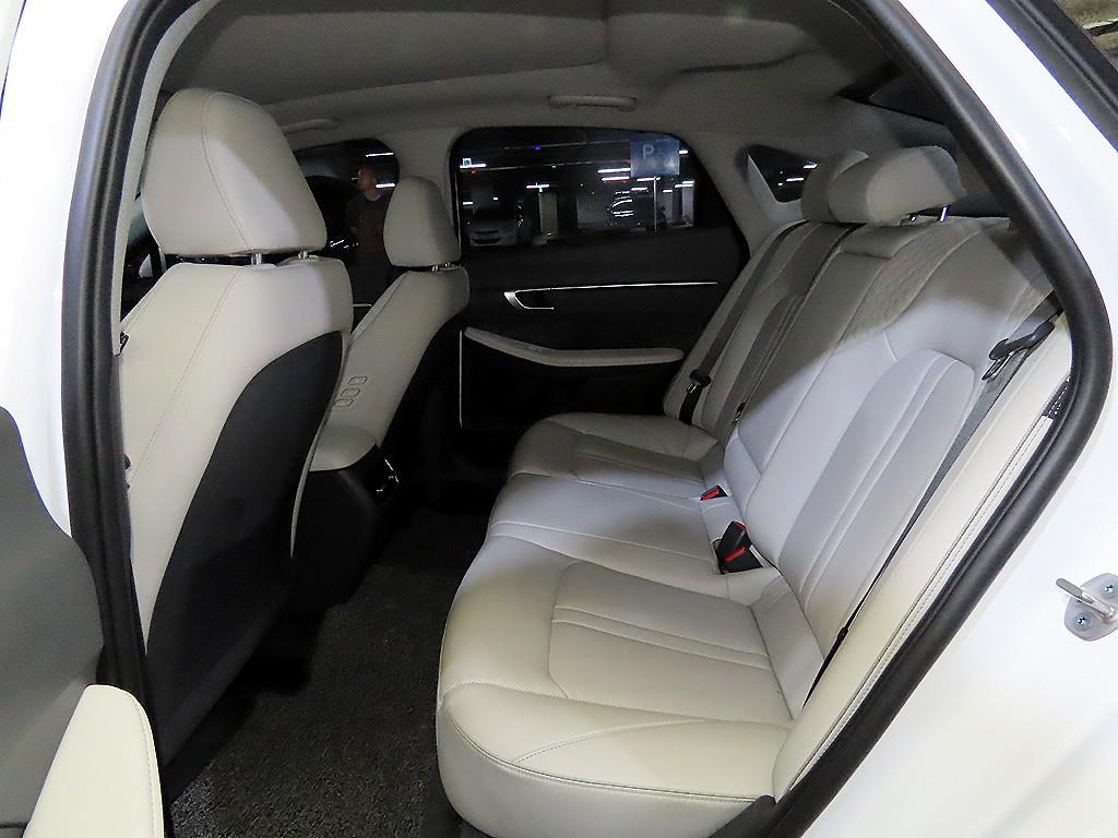 HYUNDAI Sonata - Vista 7