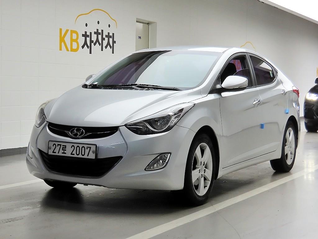 HYUNDAI Avante - Vista 2