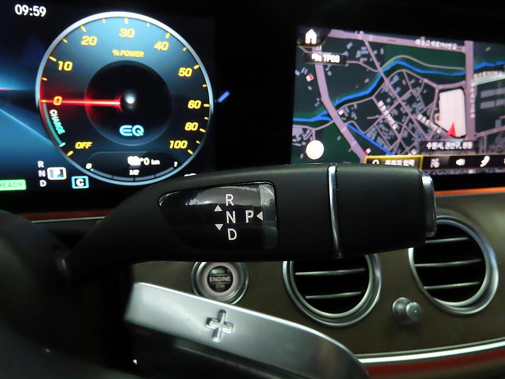 Mercedes Benz E class - Vista 12