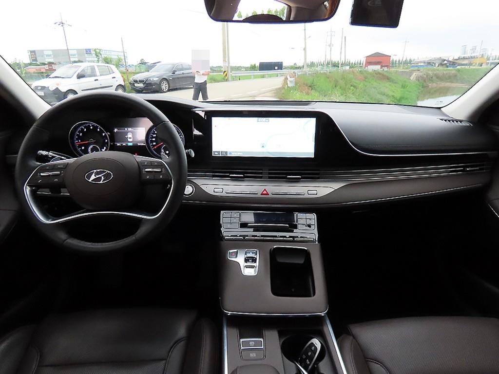 HYUNDAI Grandeur - Vista 9