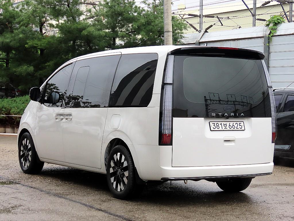 HYUNDAI Staria - Vista 3
