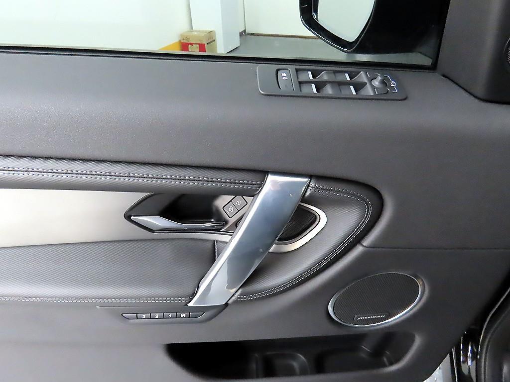 Land Rover Discovery Sports - Vista 11