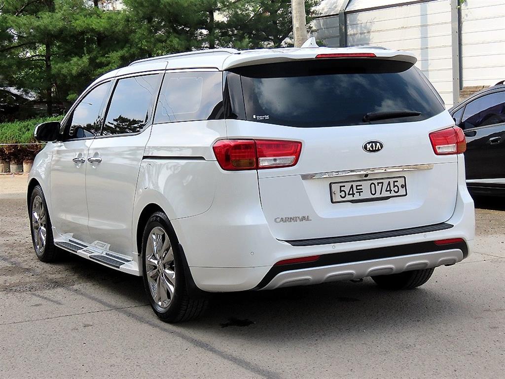 KIA Carnival - Vista 3