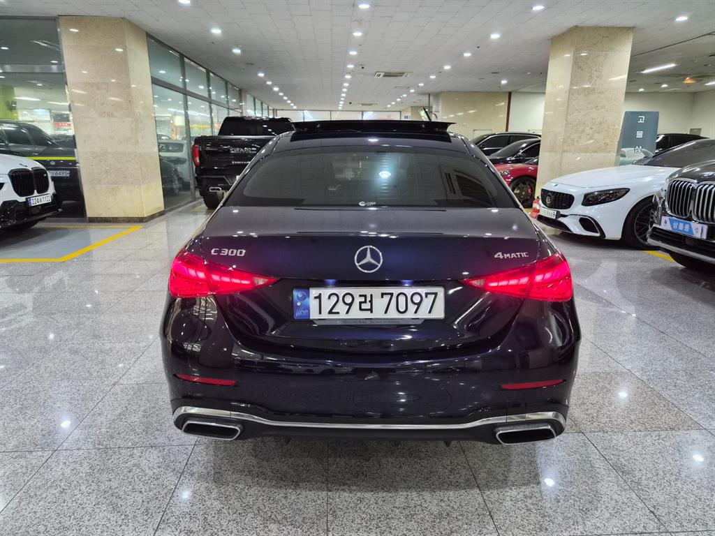 Mercedes Benz C Class - Vista 4