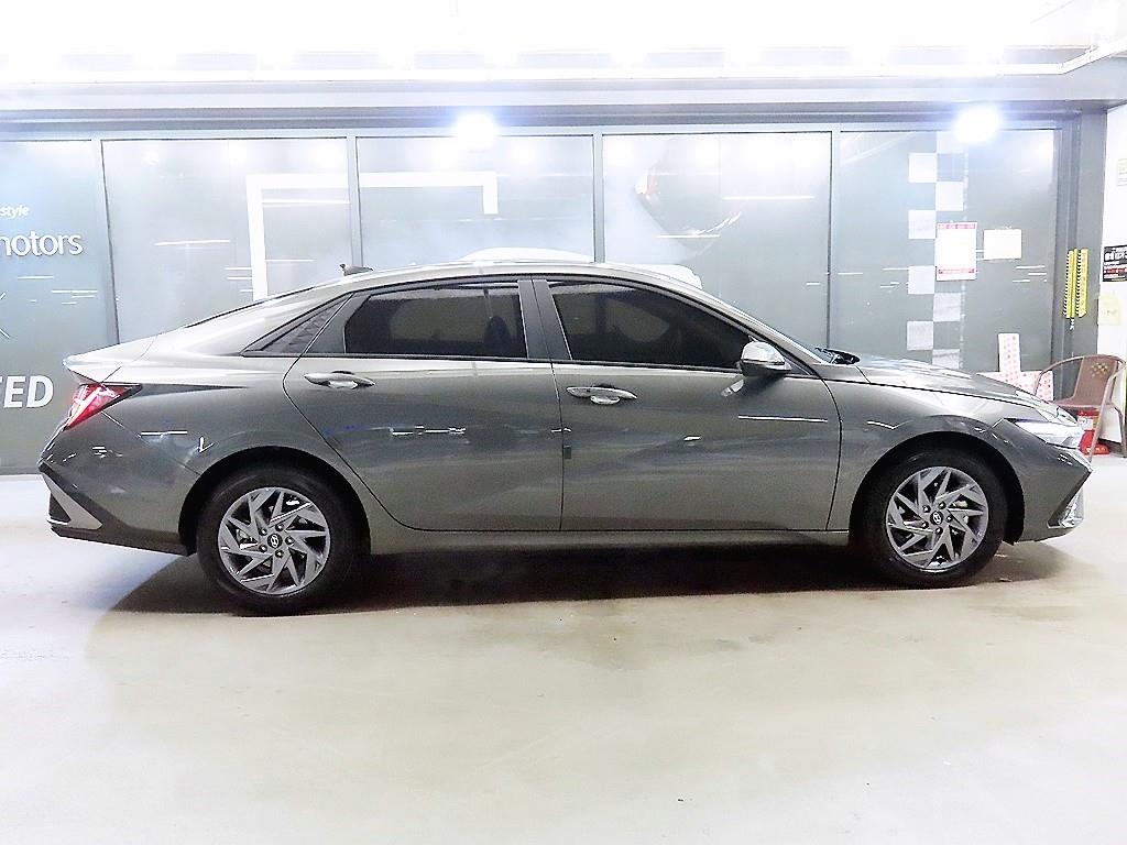 HYUNDAI Avante - Vista 3