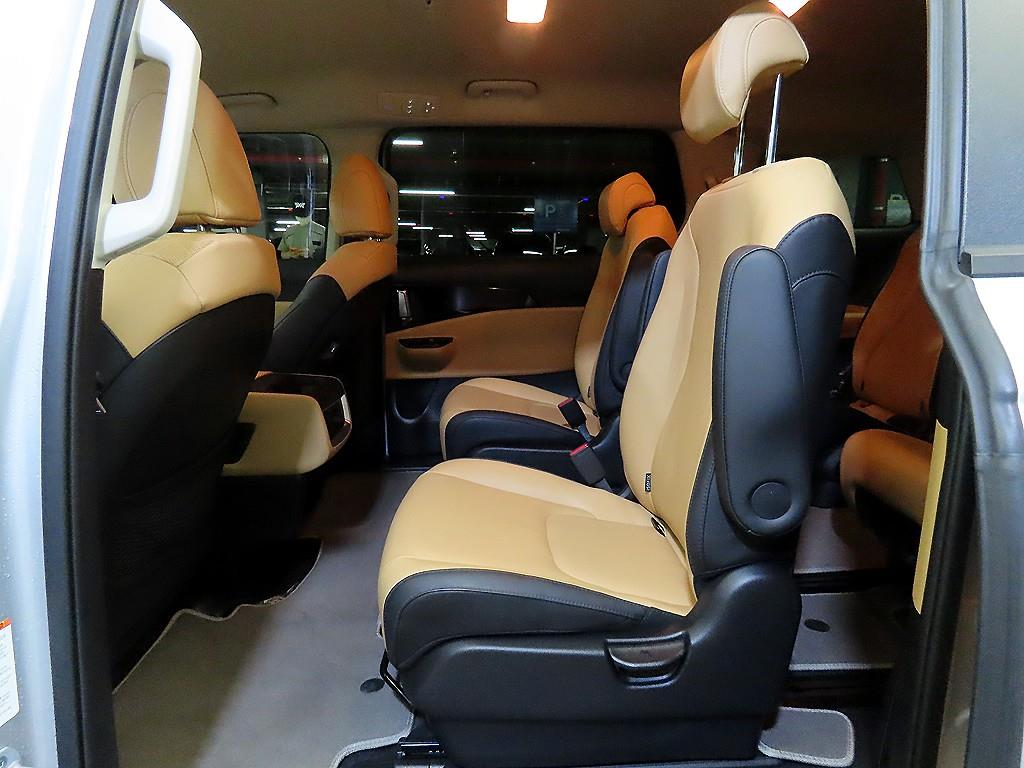 KIA Carnival - Vista 7