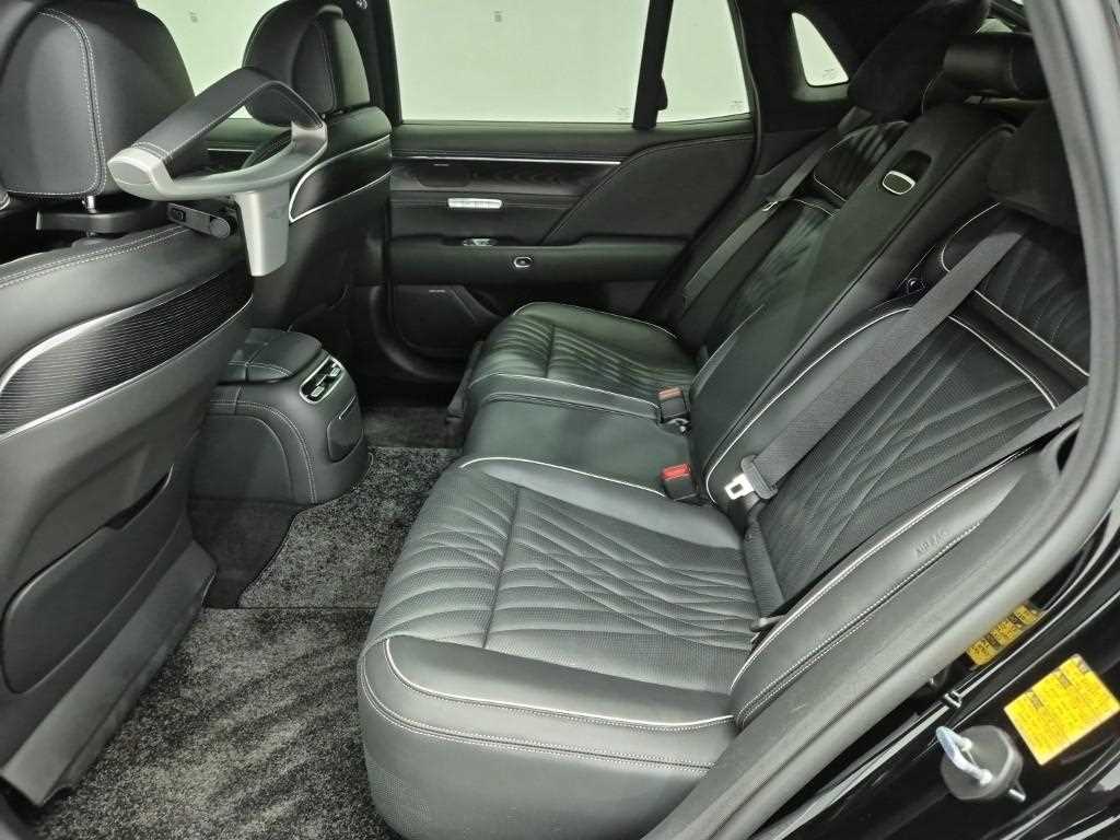 Genesis G90 - Vista 12